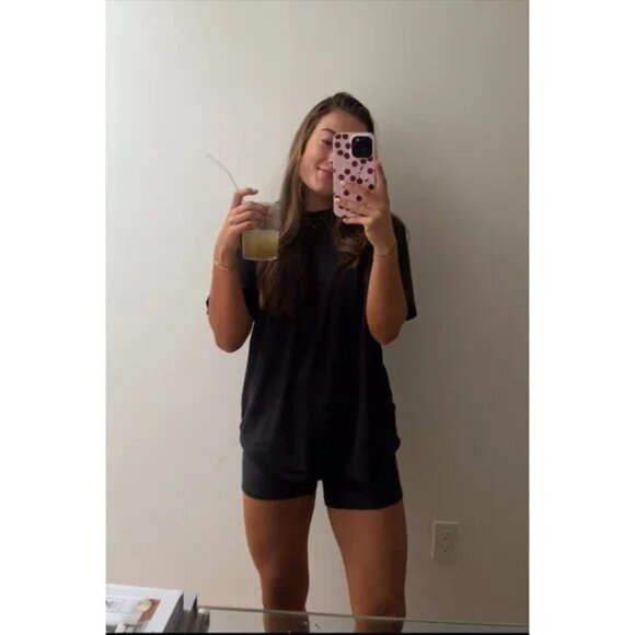 SKIMS Boyfriend T-Shirt in Onyx Black Size Large - Picture 1 of 5